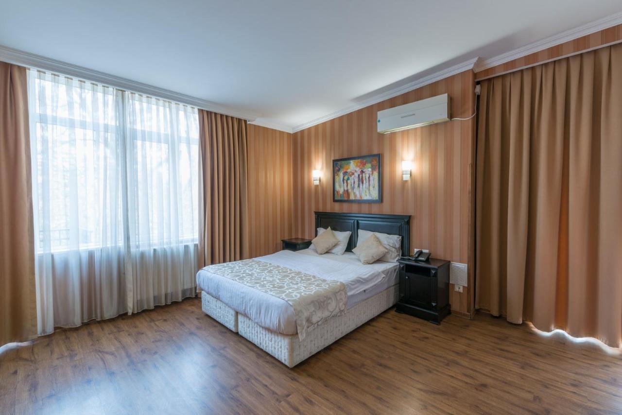 Garden View Hotel Tbilisi Bagian luar foto