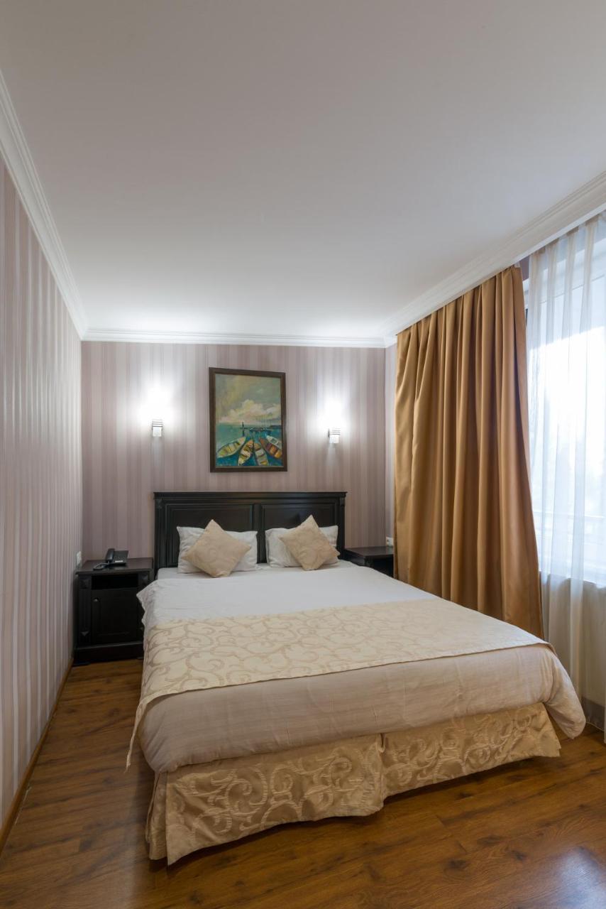 Garden View Hotel Tbilisi Bagian luar foto