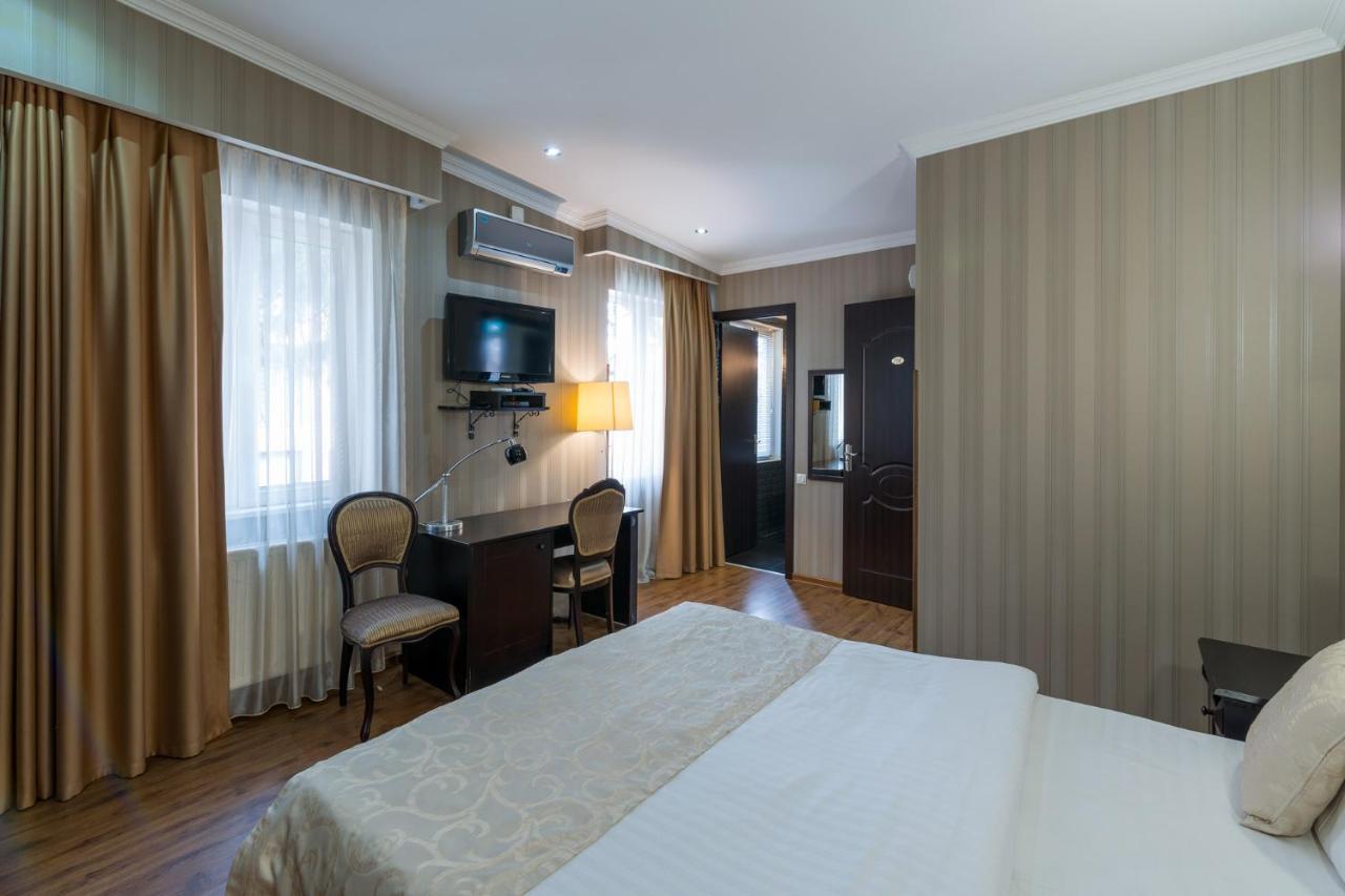 Garden View Hotel Tbilisi Bagian luar foto